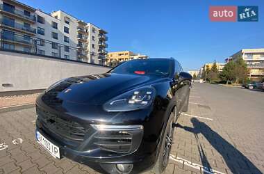 Внедорожник / Кроссовер Porsche Cayenne 2017 в 