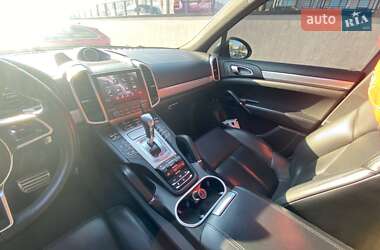 Внедорожник / Кроссовер Porsche Cayenne 2017 в 