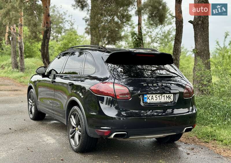 Позашляховик / Кросовер Porsche Cayenne 2012 в Києві