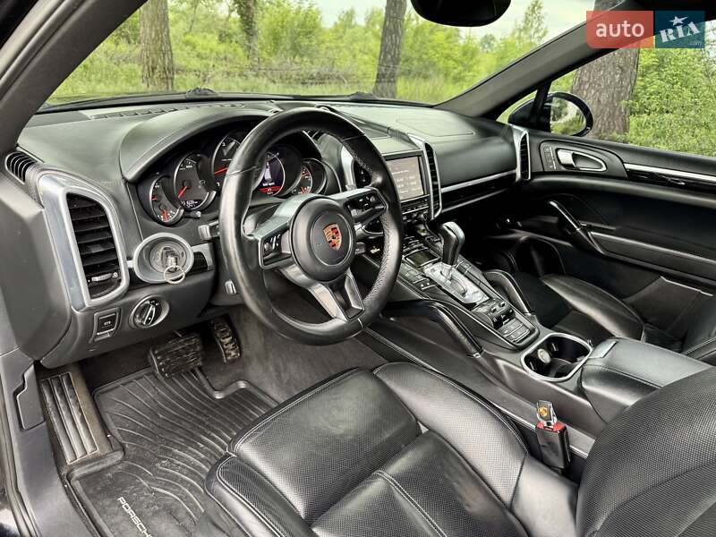 Позашляховик / Кросовер Porsche Cayenne 2012 в Києві