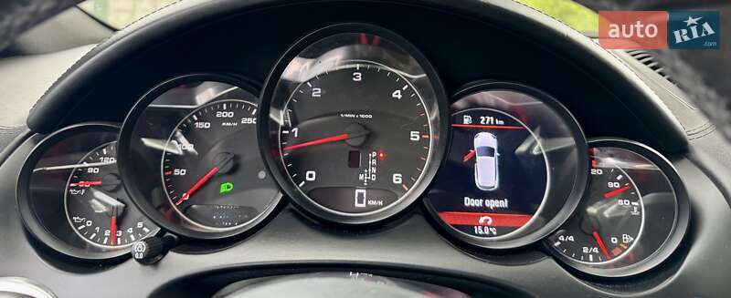 Позашляховик / Кросовер Porsche Cayenne 2012 в Києві