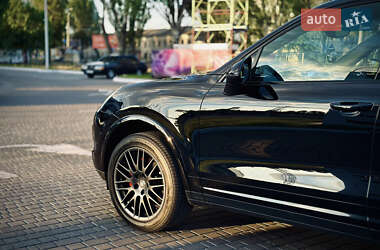Внедорожник / Кроссовер Porsche Cayenne 2016 в 