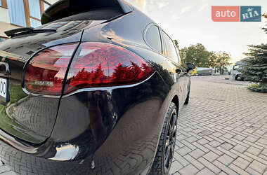 Внедорожник / Кроссовер Porsche Cayenne 2010 в 