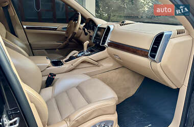 Внедорожник / Кроссовер Porsche Cayenne 2010 в 