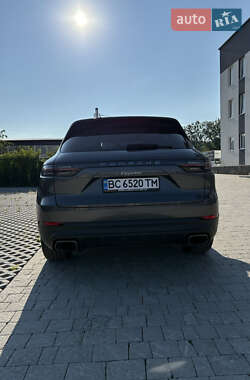 Внедорожник / Кроссовер Porsche Cayenne 2019 в 
