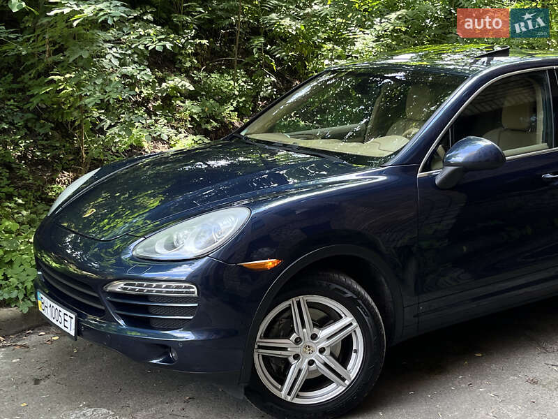 Внедорожник / Кроссовер Porsche Cayenne 2011 в Киеве