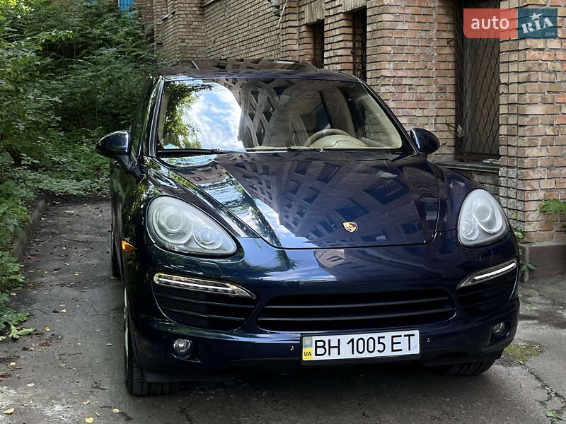 Внедорожник / Кроссовер Porsche Cayenne 2011 в Киеве