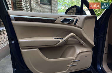 Внедорожник / Кроссовер Porsche Cayenne 2011 в 