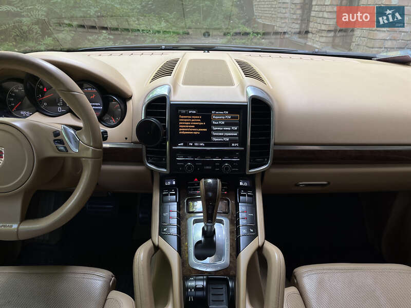 Внедорожник / Кроссовер Porsche Cayenne 2011 в Киеве