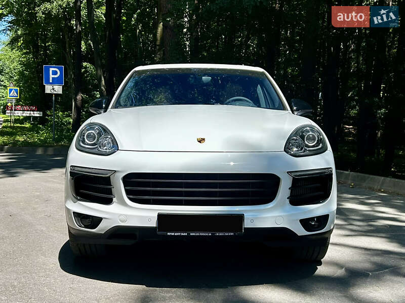Внедорожник / Кроссовер Porsche Cayenne 2015 в Львове