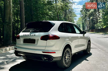 Позашляховик / Кросовер Porsche Cayenne 2015 в 