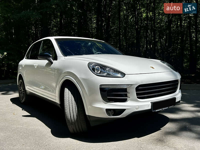 Внедорожник / Кроссовер Porsche Cayenne 2015 в Львове