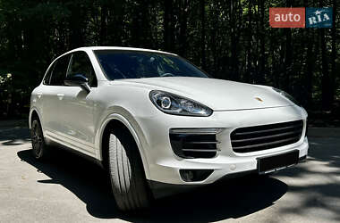 Позашляховик / Кросовер Porsche Cayenne 2015 в 