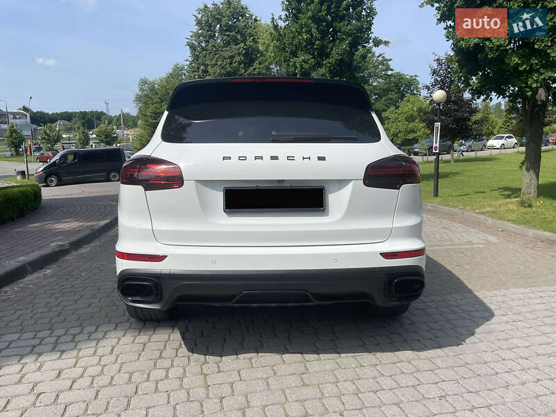 Внедорожник / Кроссовер Porsche Cayenne 2015 в Львове