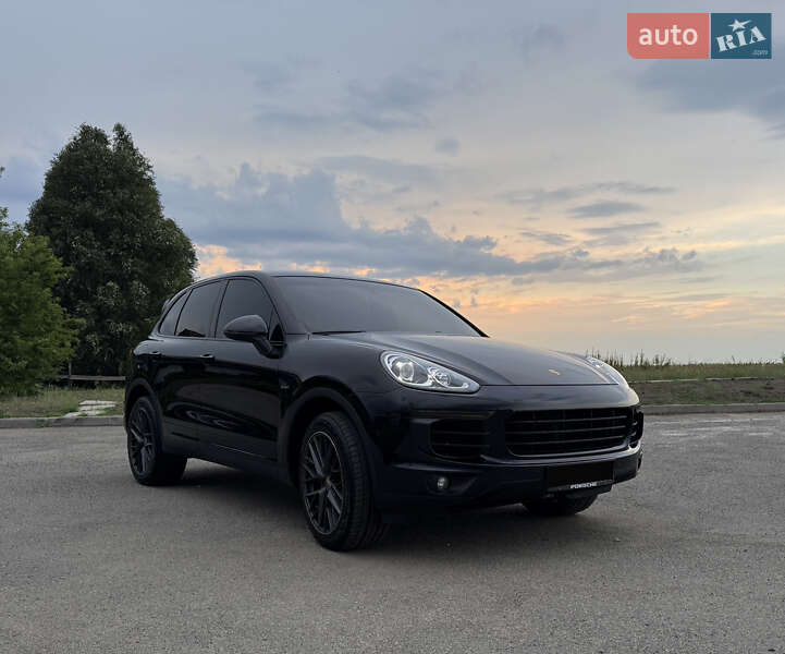 Внедорожник / Кроссовер Porsche Cayenne 2014 в Днепре