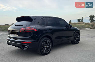 Внедорожник / Кроссовер Porsche Cayenne 2014 в 