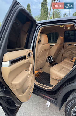 Внедорожник / Кроссовер Porsche Cayenne 2014 в 