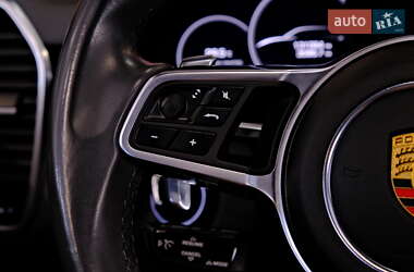 Внедорожник / Кроссовер Porsche Cayenne 2020 в 
