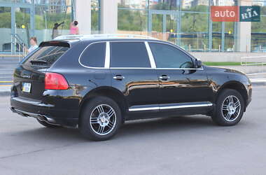 Внедорожник / Кроссовер Porsche Cayenne 2004 в 