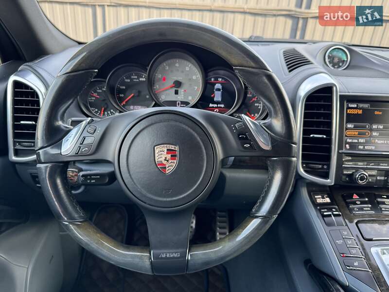Внедорожник / Кроссовер Porsche Cayenne 2011 в Киеве