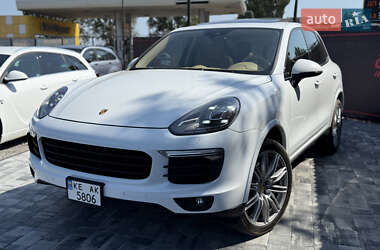 Внедорожник / Кроссовер Porsche Cayenne 2016 в 