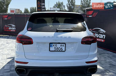 Внедорожник / Кроссовер Porsche Cayenne 2016 в 