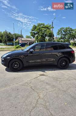 Внедорожник / Кроссовер Porsche Cayenne 2012 в 