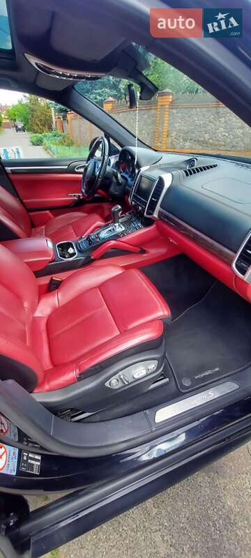 Позашляховик / Кросовер Porsche Cayenne 2013 в Києві
