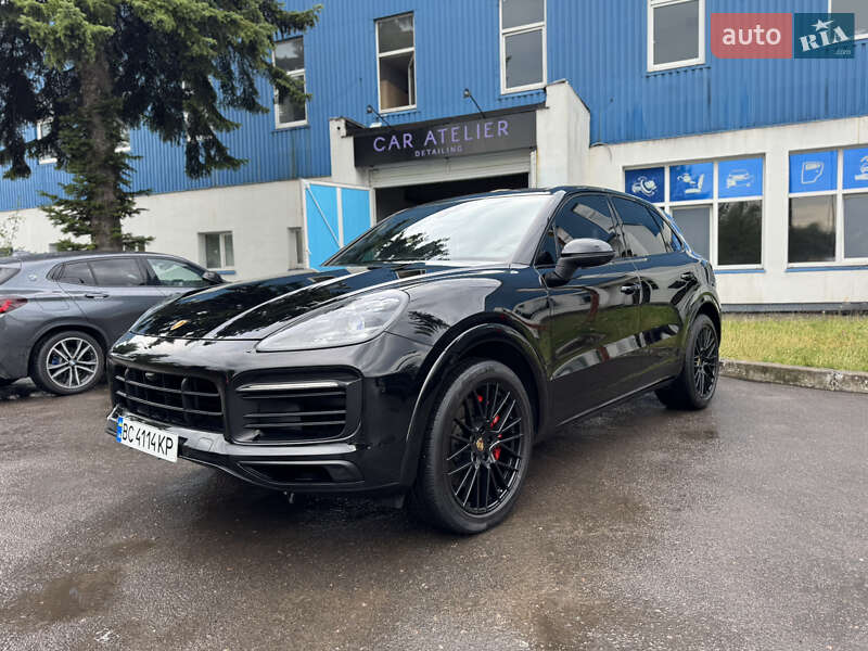 Внедорожник / Кроссовер Porsche Cayenne 2021 в 