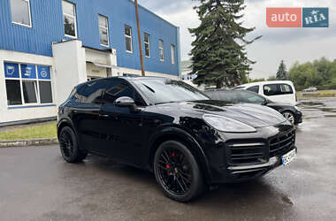 Внедорожник / Кроссовер Porsche Cayenne 2021 в 