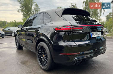 Внедорожник / Кроссовер Porsche Cayenne 2021 в 