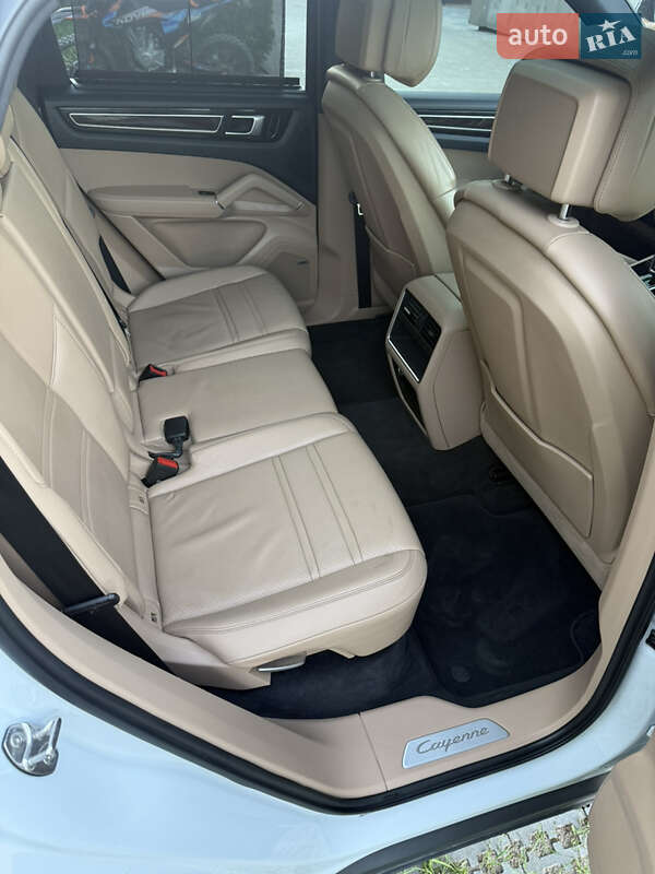 Внедорожник / Кроссовер Porsche Cayenne 2018 в Львове