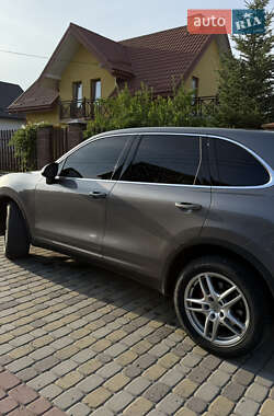 Внедорожник / Кроссовер Porsche Cayenne 2013 в 