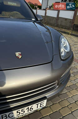Внедорожник / Кроссовер Porsche Cayenne 2013 в 