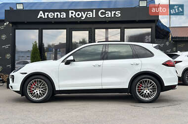 Внедорожник / Кроссовер Porsche Cayenne 2012 в 