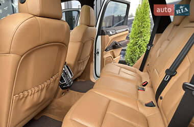 Внедорожник / Кроссовер Porsche Cayenne 2012 в 