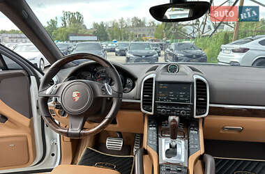 Внедорожник / Кроссовер Porsche Cayenne 2012 в 