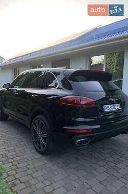 Внедорожник / Кроссовер Porsche Cayenne 2016 в 