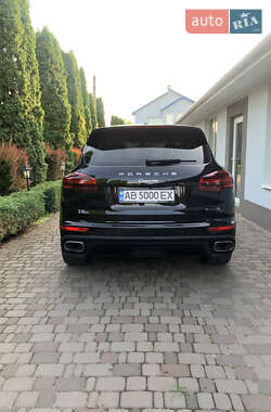 Внедорожник / Кроссовер Porsche Cayenne 2016 в 