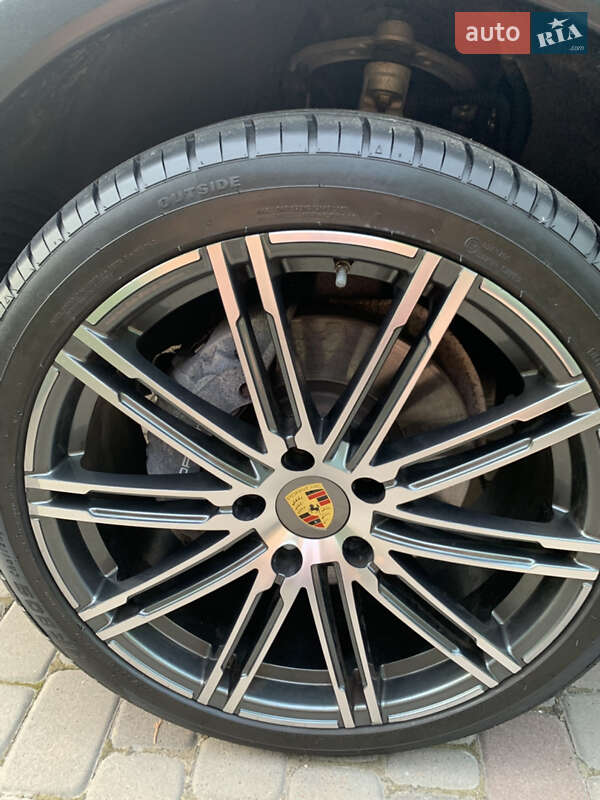 Позашляховик / Кросовер Porsche Cayenne 2016 в Вінниці