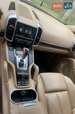 Внедорожник / Кроссовер Porsche Cayenne 2011 в 
