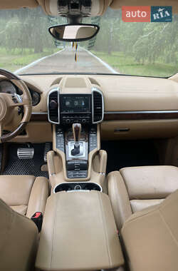 Внедорожник / Кроссовер Porsche Cayenne 2011 в 