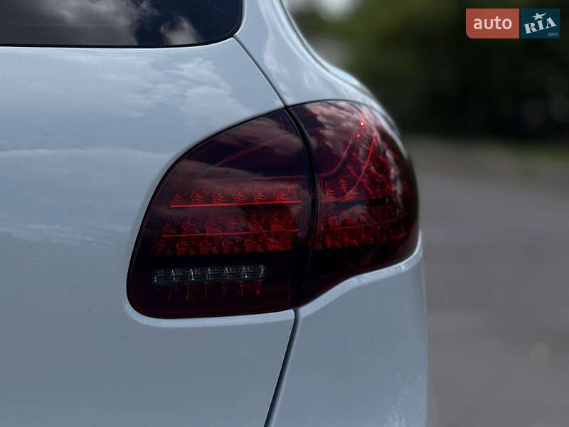 Позашляховик / Кросовер Porsche Cayenne 2013 в Кривому Розі