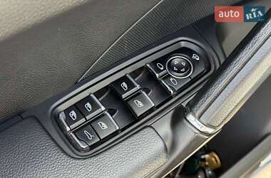 Внедорожник / Кроссовер Porsche Cayenne 2013 в 