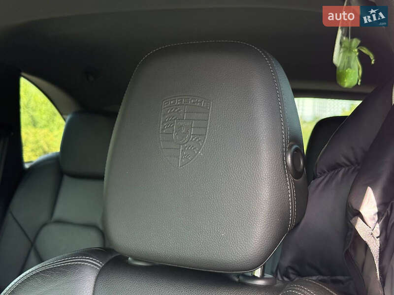 Позашляховик / Кросовер Porsche Cayenne 2013 в Кривому Розі