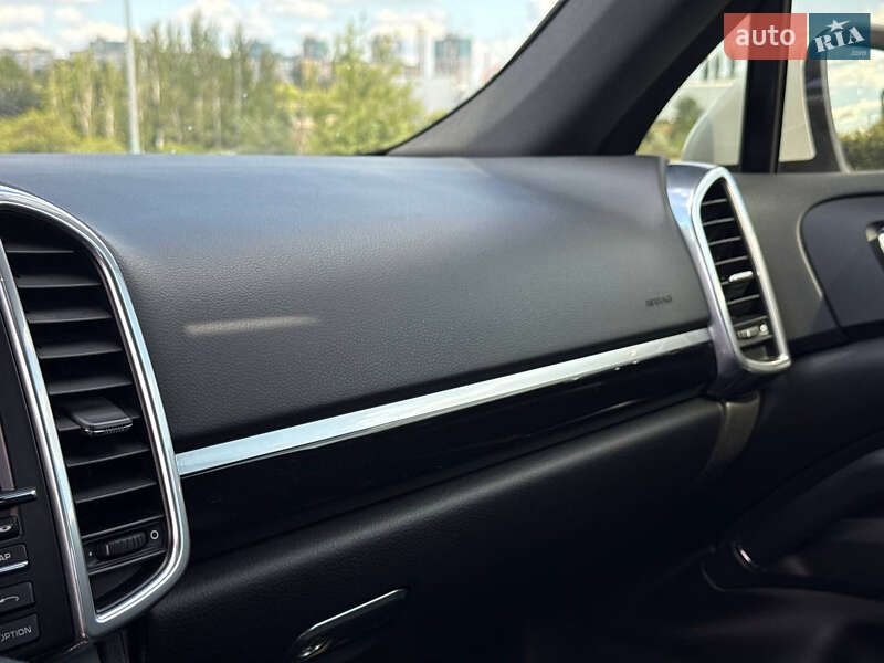 Позашляховик / Кросовер Porsche Cayenne 2013 в Кривому Розі