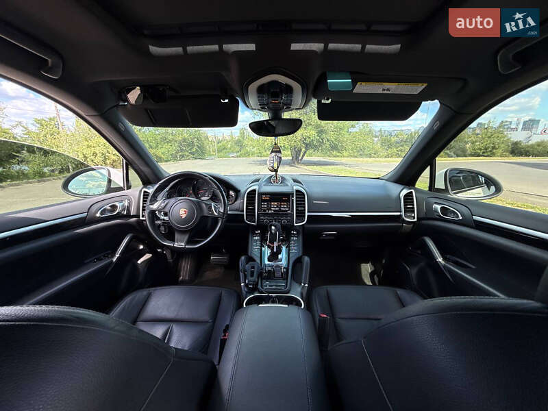 Позашляховик / Кросовер Porsche Cayenne 2013 в Кривому Розі