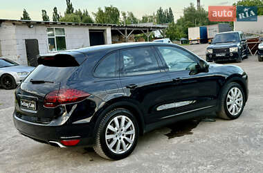 Позашляховик / Кросовер Porsche Cayenne 2011 в 