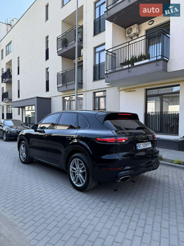 Внедорожник / Кроссовер Porsche Cayenne 2019 в Львове