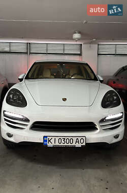 Позашляховик / Кросовер Porsche Cayenne 2013 в Києві
